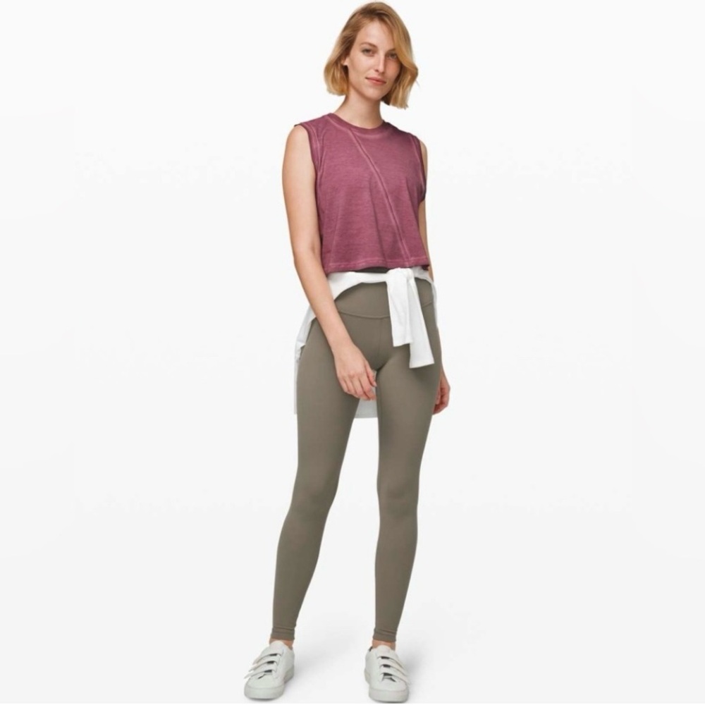 20. Lululemon Athletica broken beats crop tank sz 4